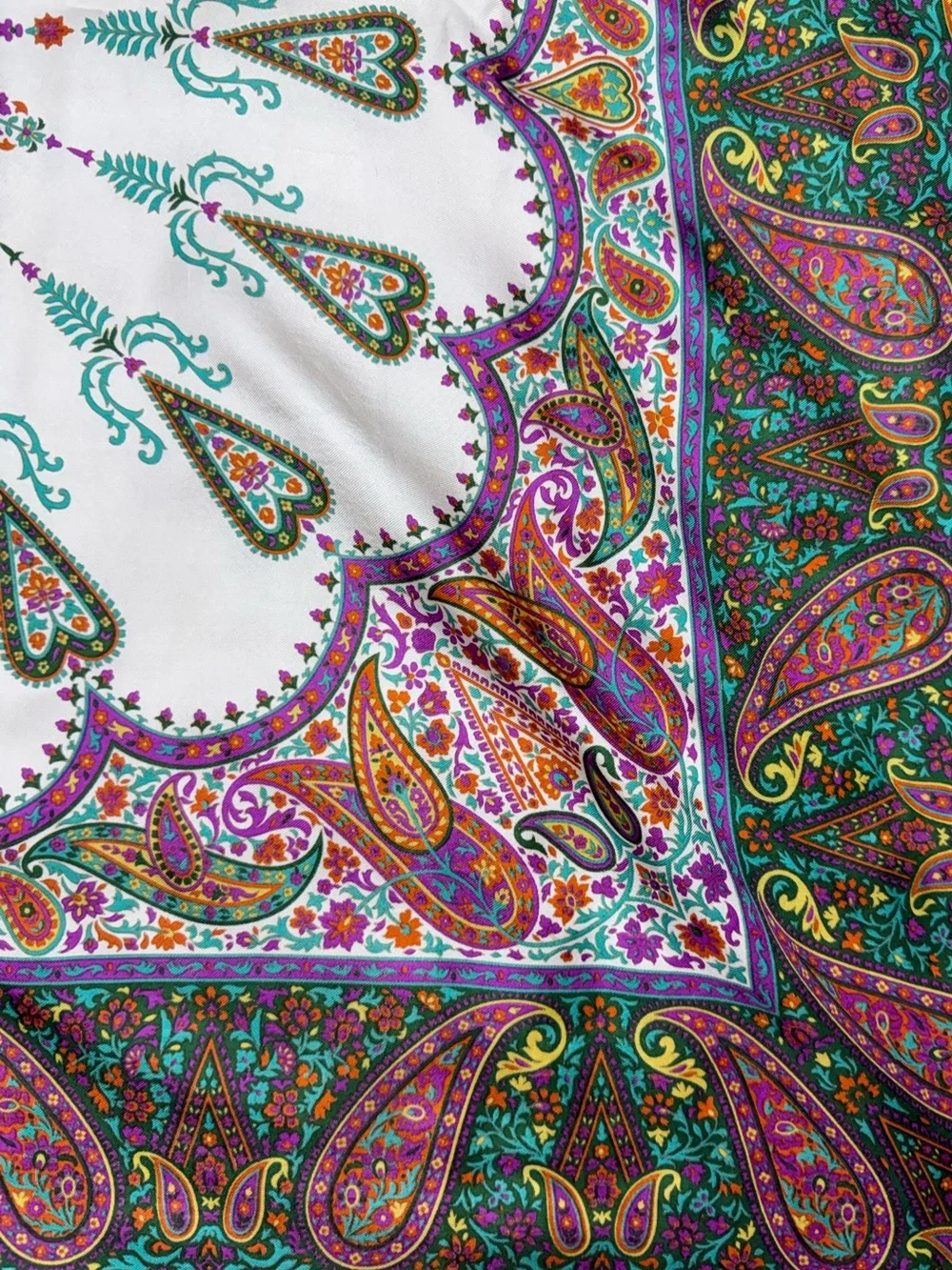 Museum Arts Collection Surimu Silk Paisley Scarf 34x34 Japan Green Floral